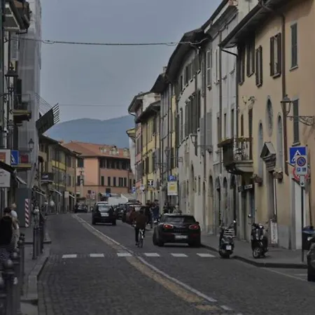 Un Piccolo Rifugio Nel Borgo
