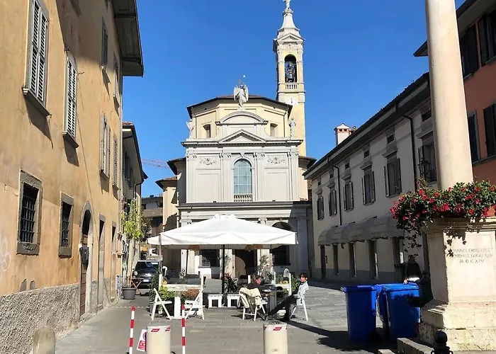 Un Piccolo Rifugio Nel Borgo アパート ベルガモ
